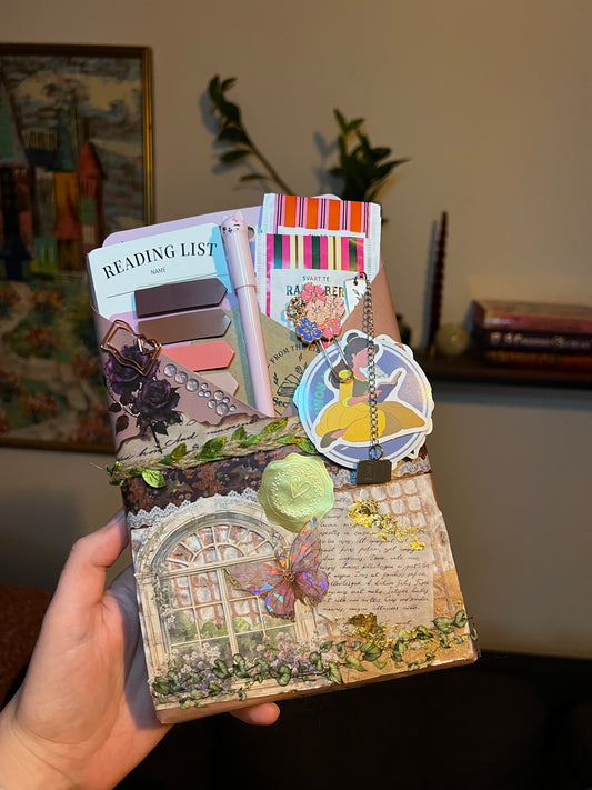 🌙 Luxury – Blind Date with a Book (box)